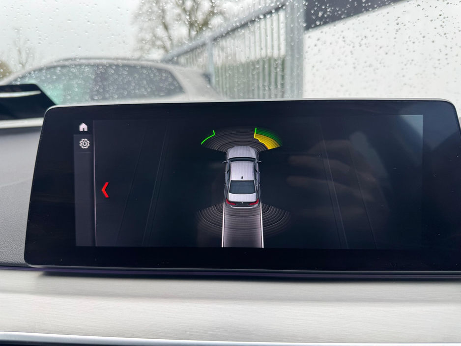 2019 BMW 5 Series - image 14