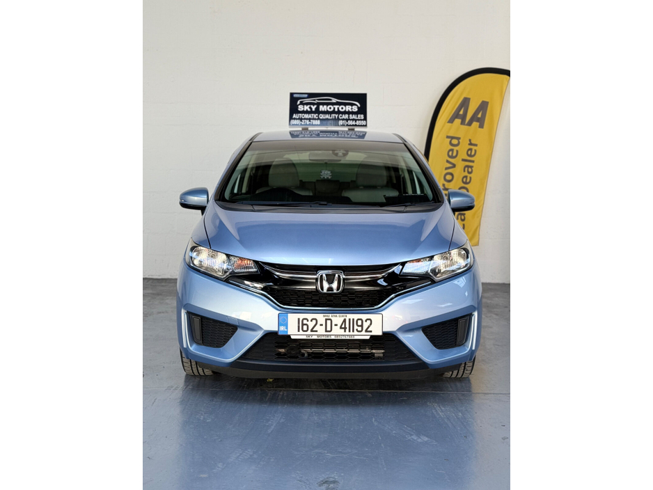 2016 Honda Jazz - image 2