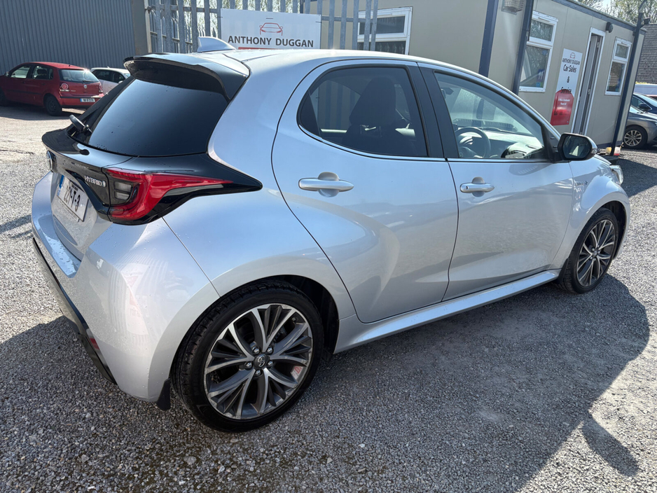 2022 Toyota Yaris 1.5 Hybrid 5Dr Platinum €21,995