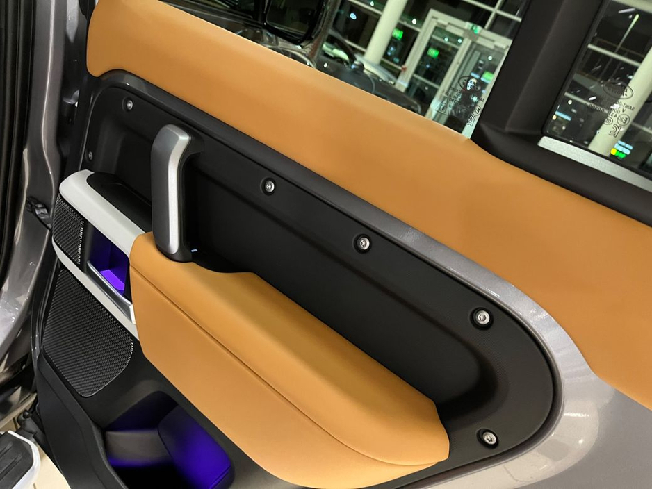 2023 Land Rover Defender - image 25