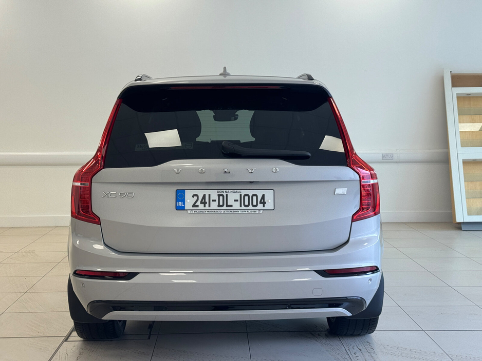 2024 Volvo XC90 - image 12