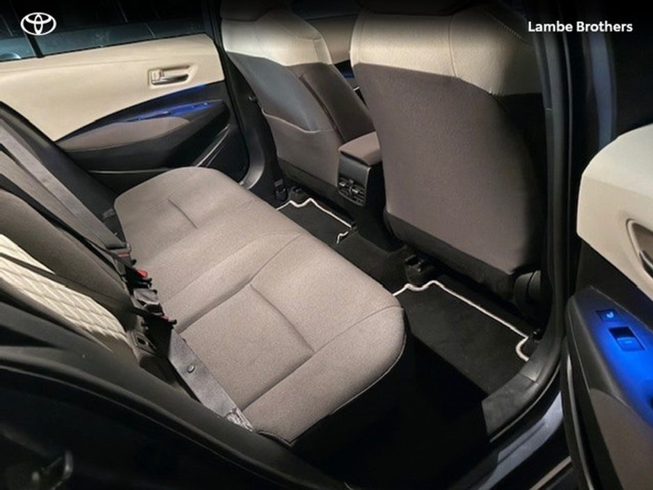 2022 Toyota Corolla - image 8