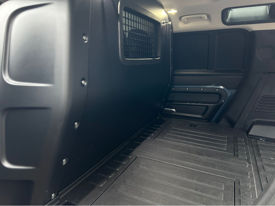 2023 Land Rover Defender 3.0D 110 SE 3 Seat Commercial €50,365