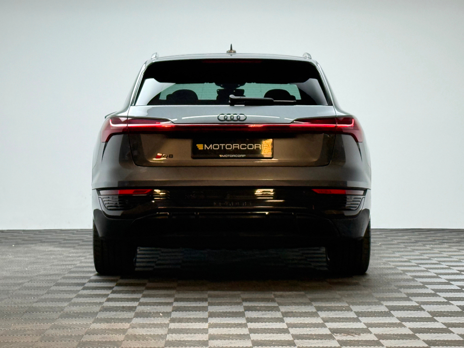 2023 Audi Q8 e-tron - image 6