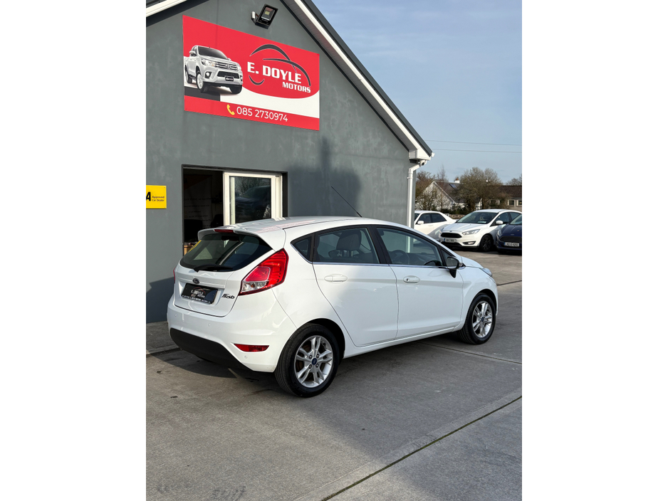 2017 Ford Fiesta - image 9