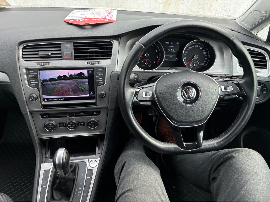 2015 Volkswagen Golf - image 23