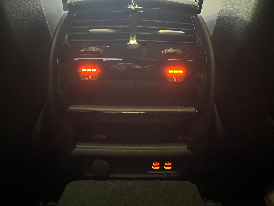 2020 BMW 5 Series - image 17