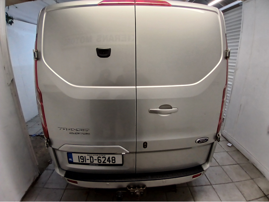 2019 Ford Transit Custom - image 4