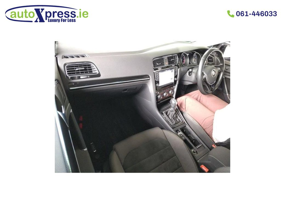 2016 Volkswagen Golf - image 2