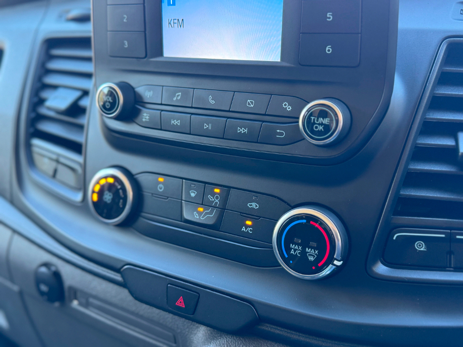 2021 Ford Transit Custom - image 25