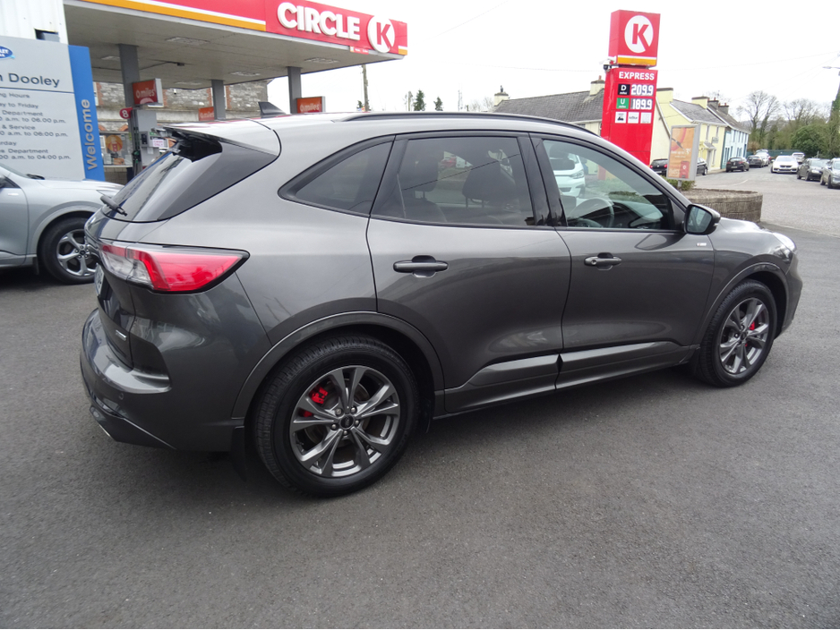 2023 Ford Kuga - image 7