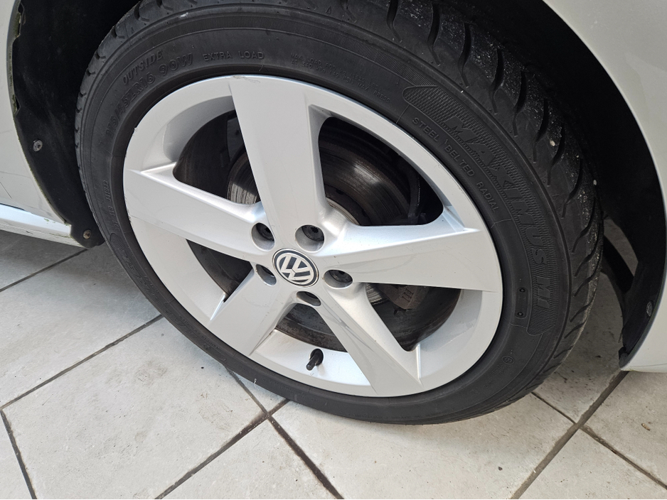 2016 Volkswagen Polo - image 6