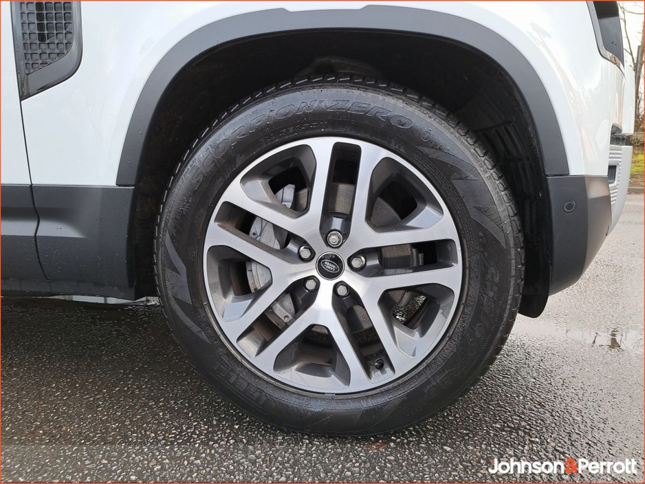 2025 Land Rover Defender 110 PHEV 300 As New €92,950