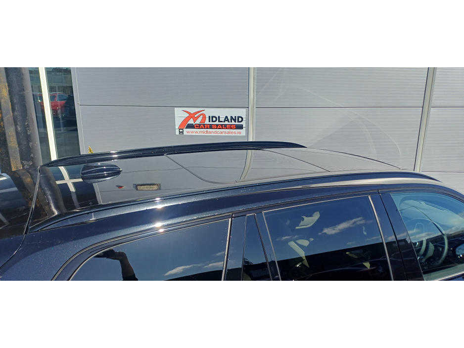 2025 Volvo XC90 - image 12