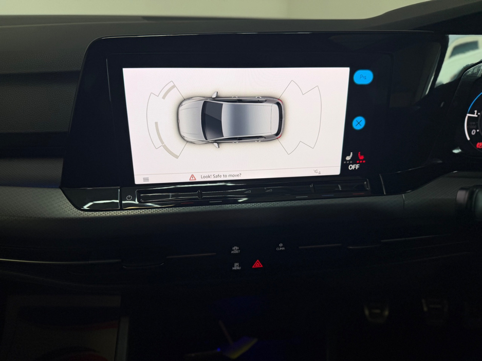 2021 Volkswagen Golf - image 16