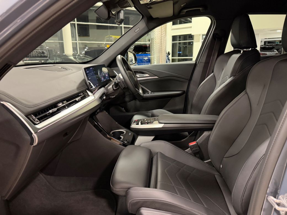 2025 BMW X1 - image 19