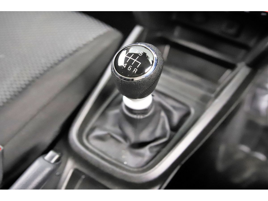 2023 Suzuki Vitara - image 20