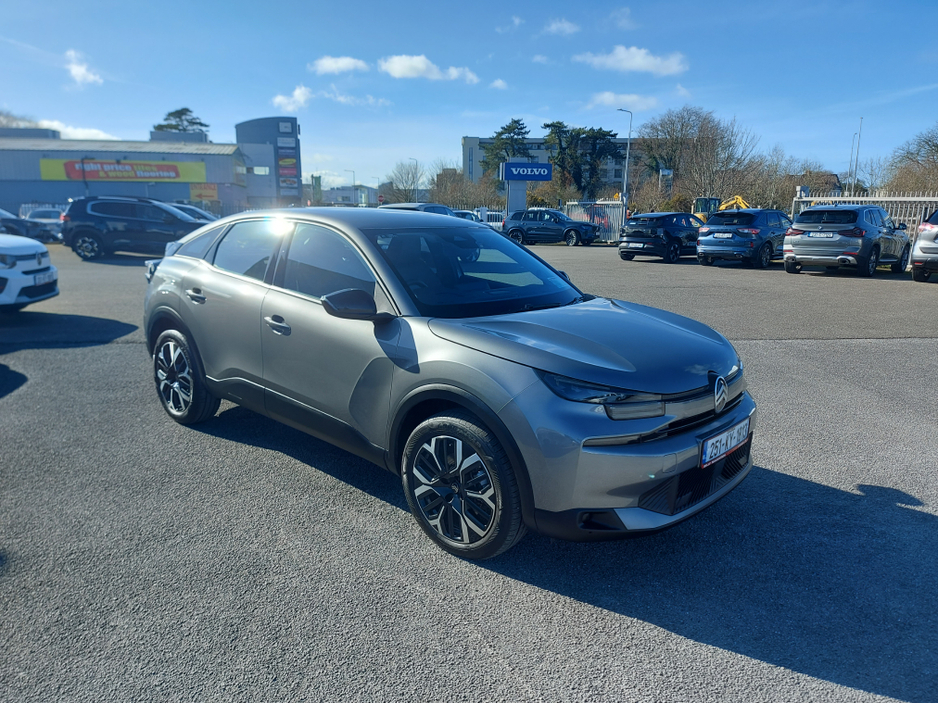 2025 Citroen C4 - image 3