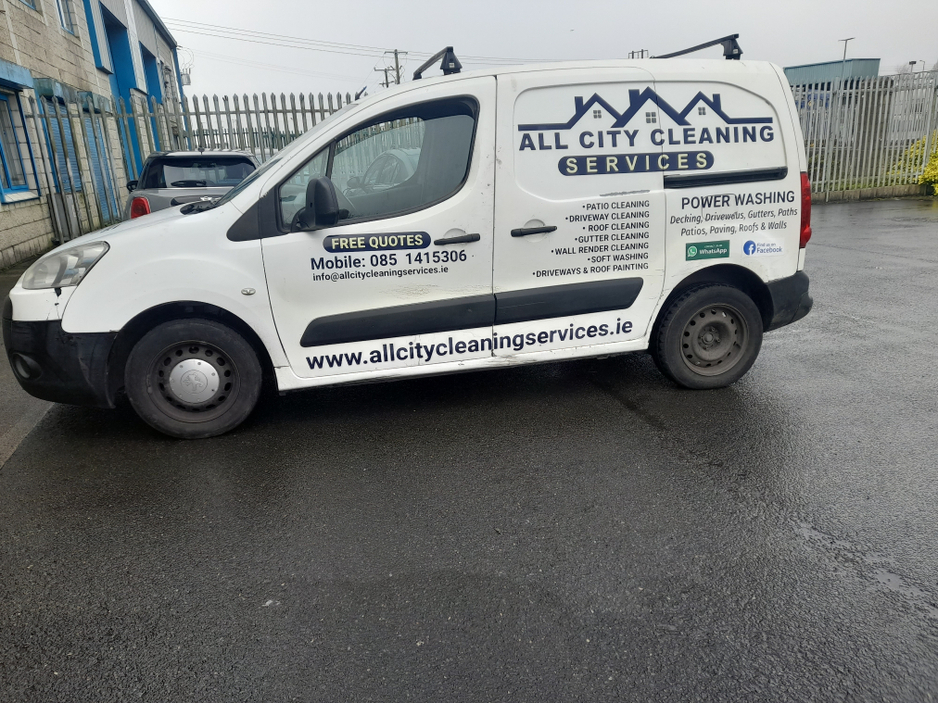 2011 Peugeot Partner - image 4