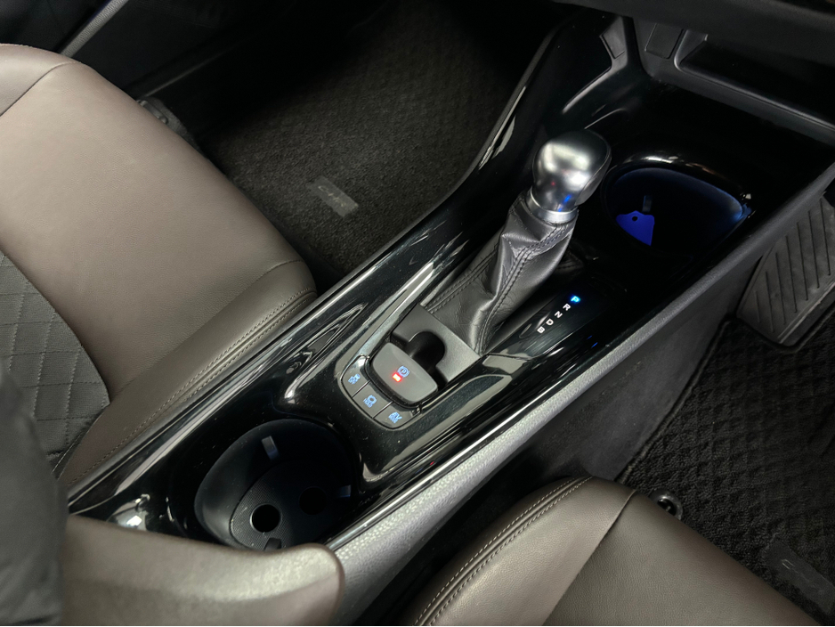 2017 Toyota C-HR - image 9