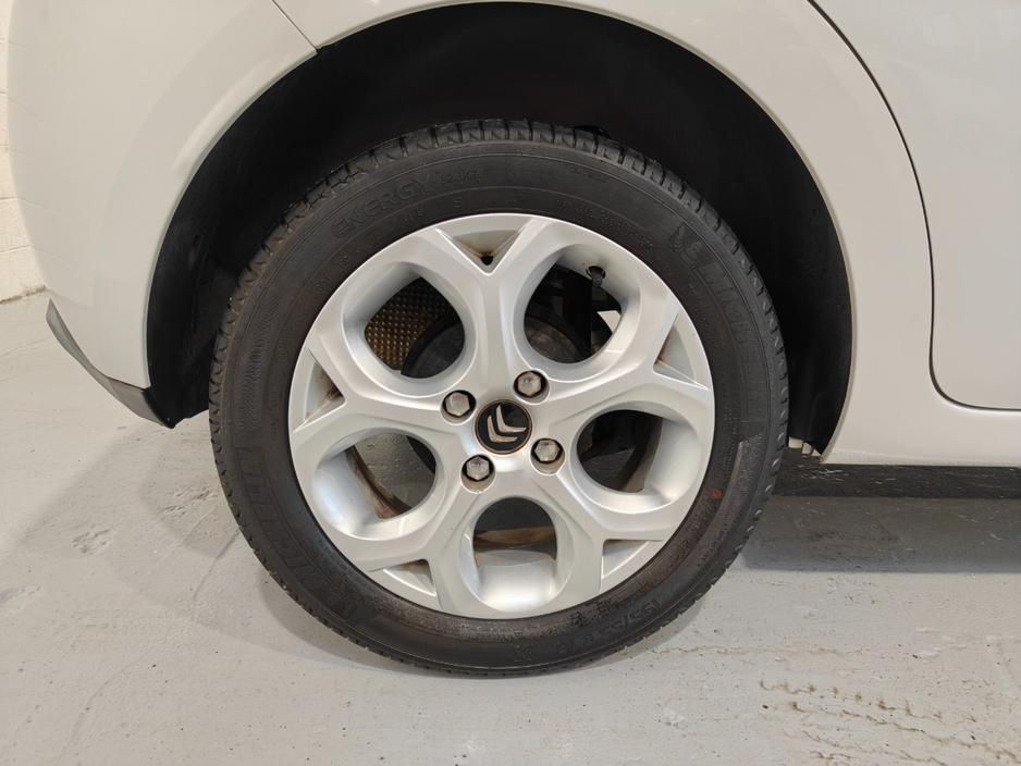 2017 Citroen C3 - image 8