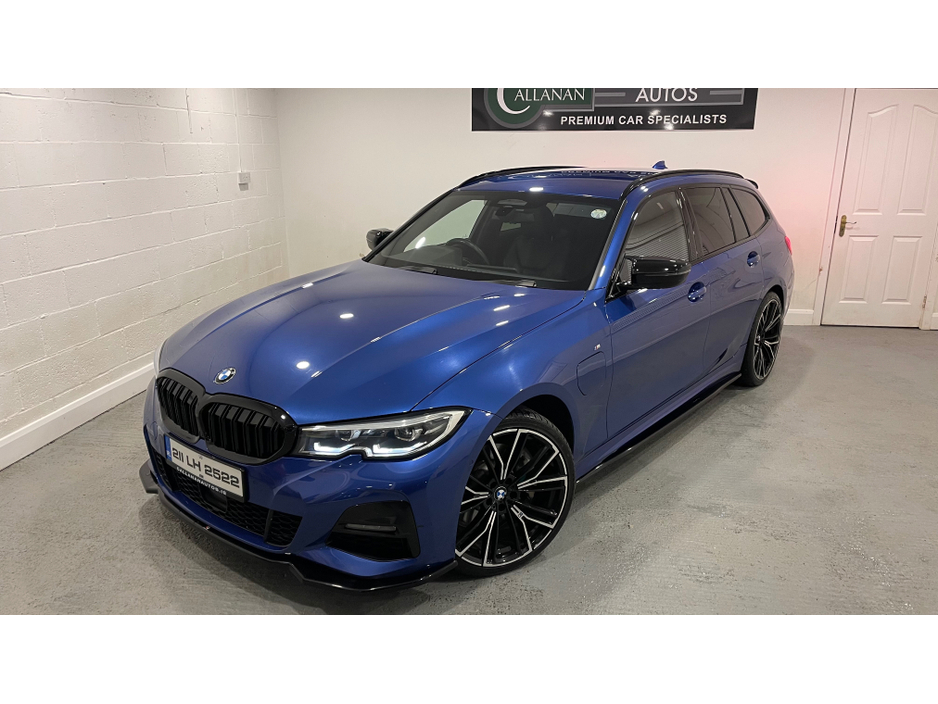 2021 BMW 3 Series - image 13