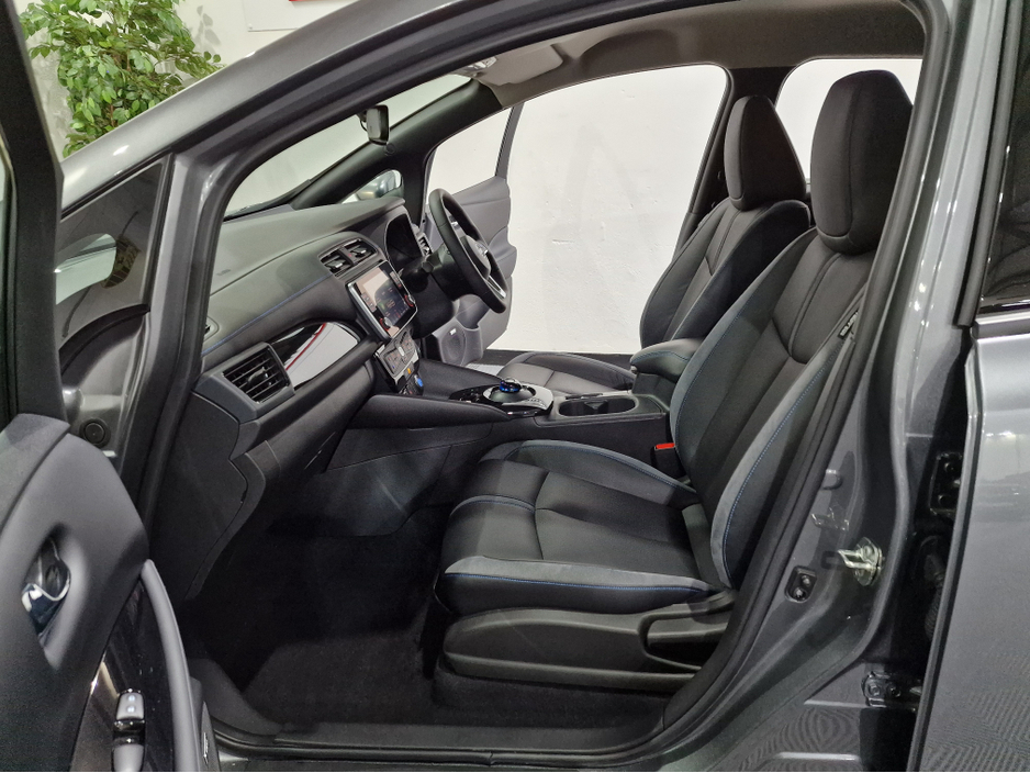 2024 Nissan Leaf - image 9