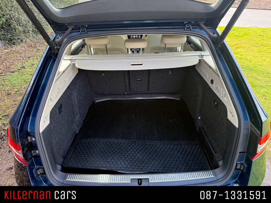 2022 Skoda Superb - image 15