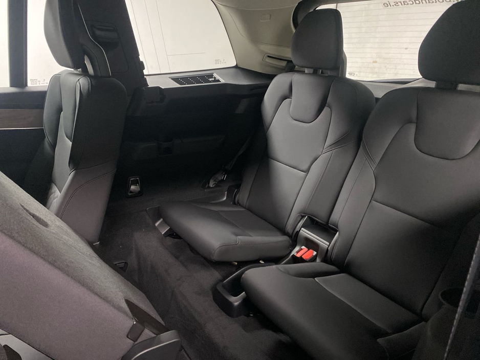 2026 Volvo XC90 - image 25