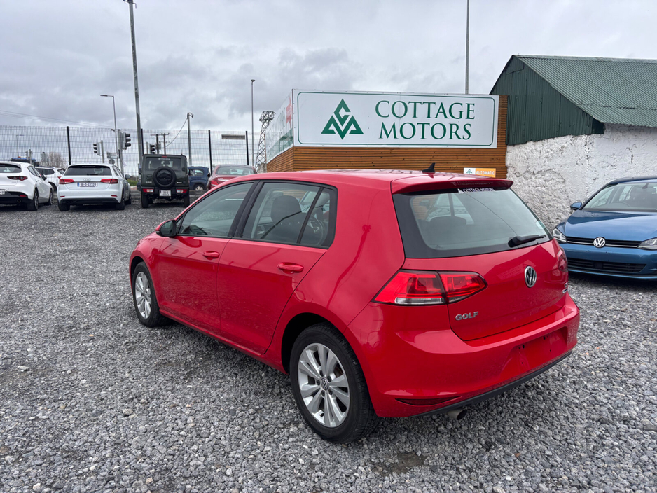 2015 Volkswagen Golf - image 3