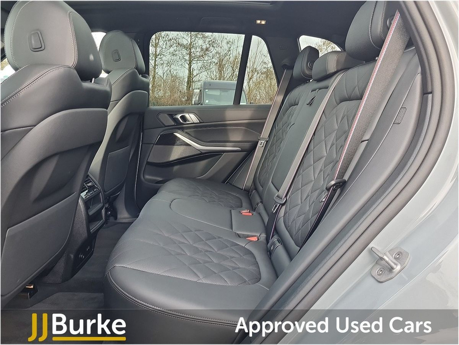 2025 BMW X5 - image 10