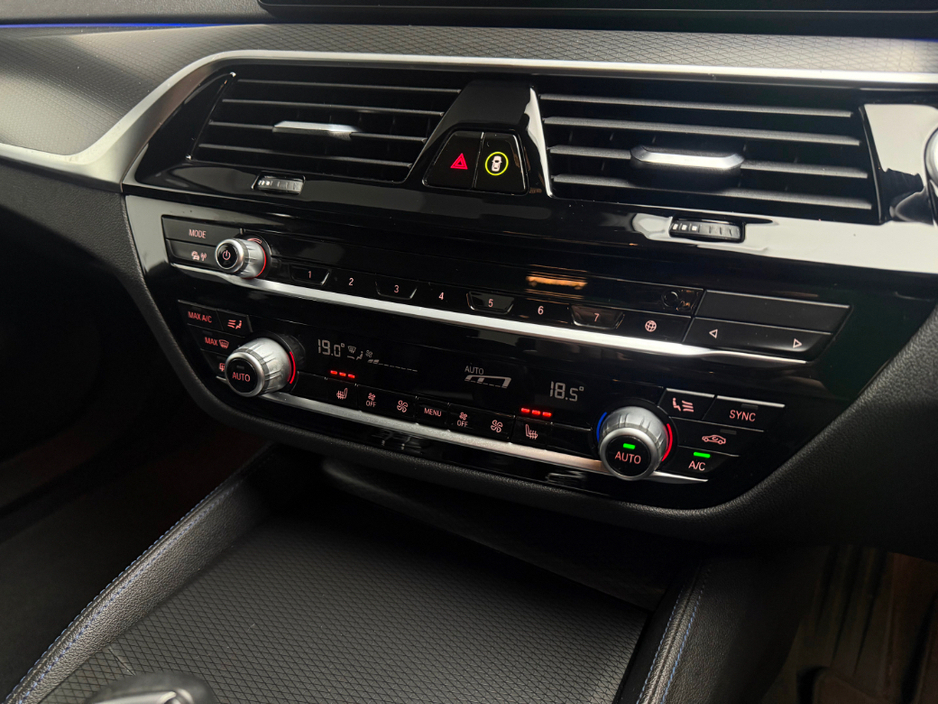 2021 BMW 5 Series - image 17