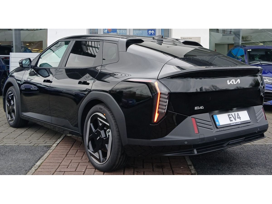 2026 Kia EV4 - image 4