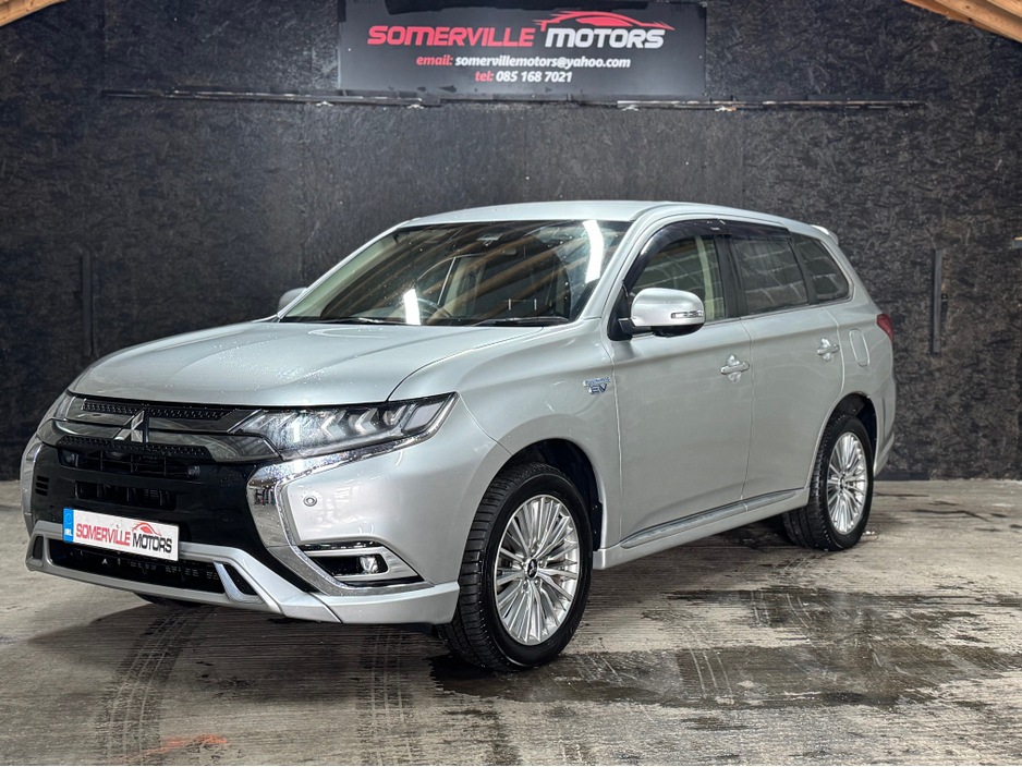 2019 Mitsubishi Outlander - image 3