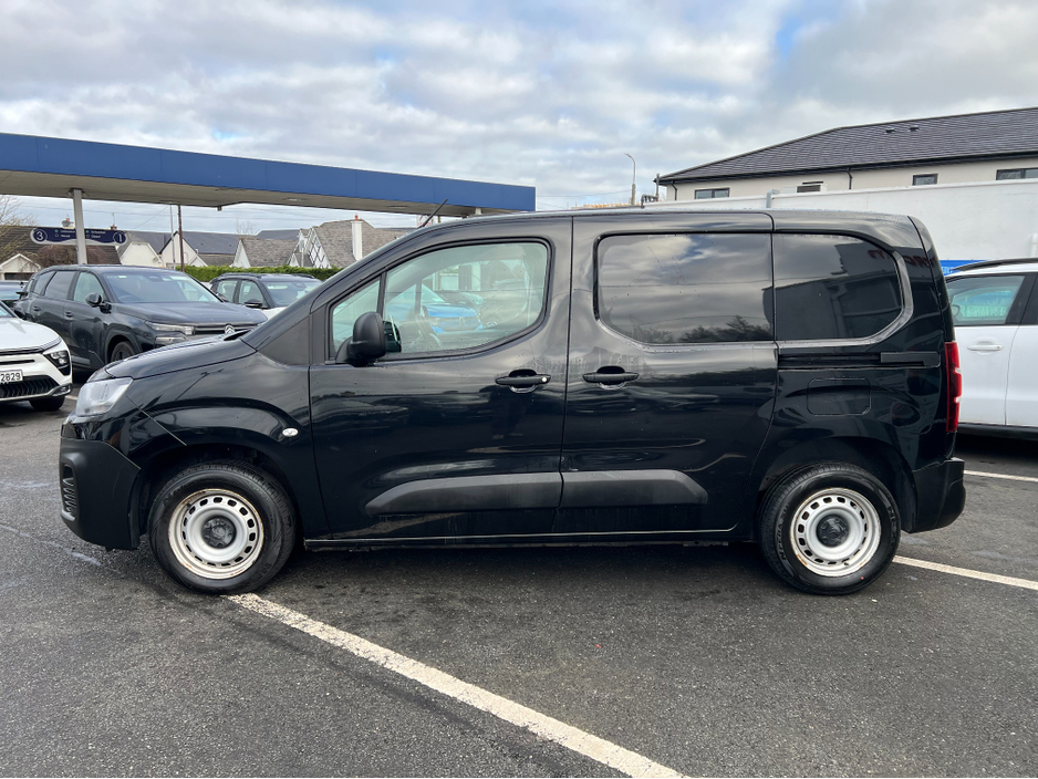 2023 Citroen Berlingo - image 6