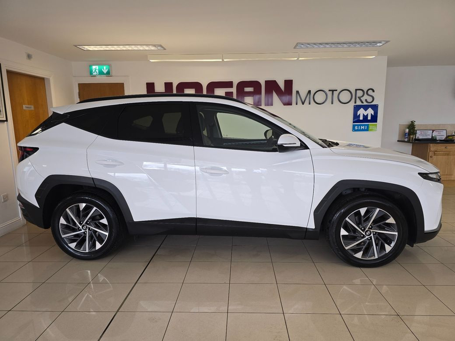 2023 Hyundai Tucson - image 3
