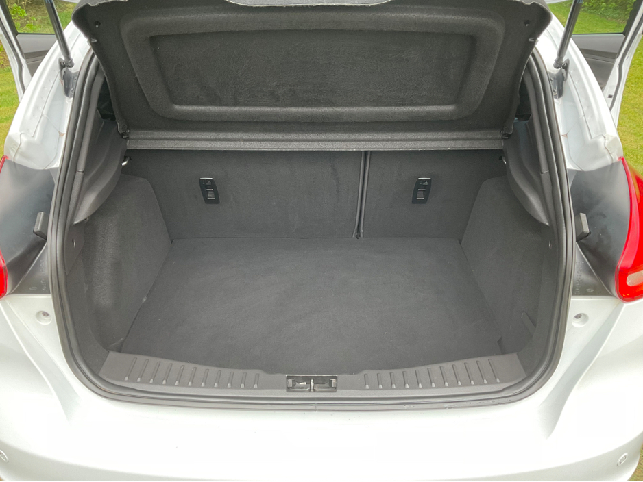 2017 Ford Focus - image 17