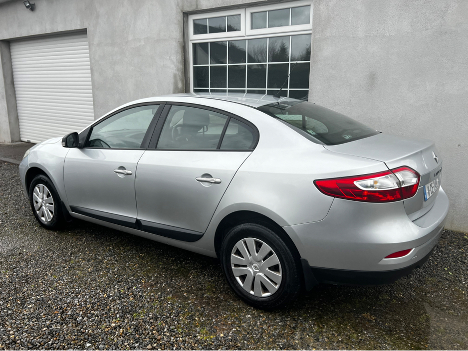 2011 Renault Fluence - image 6