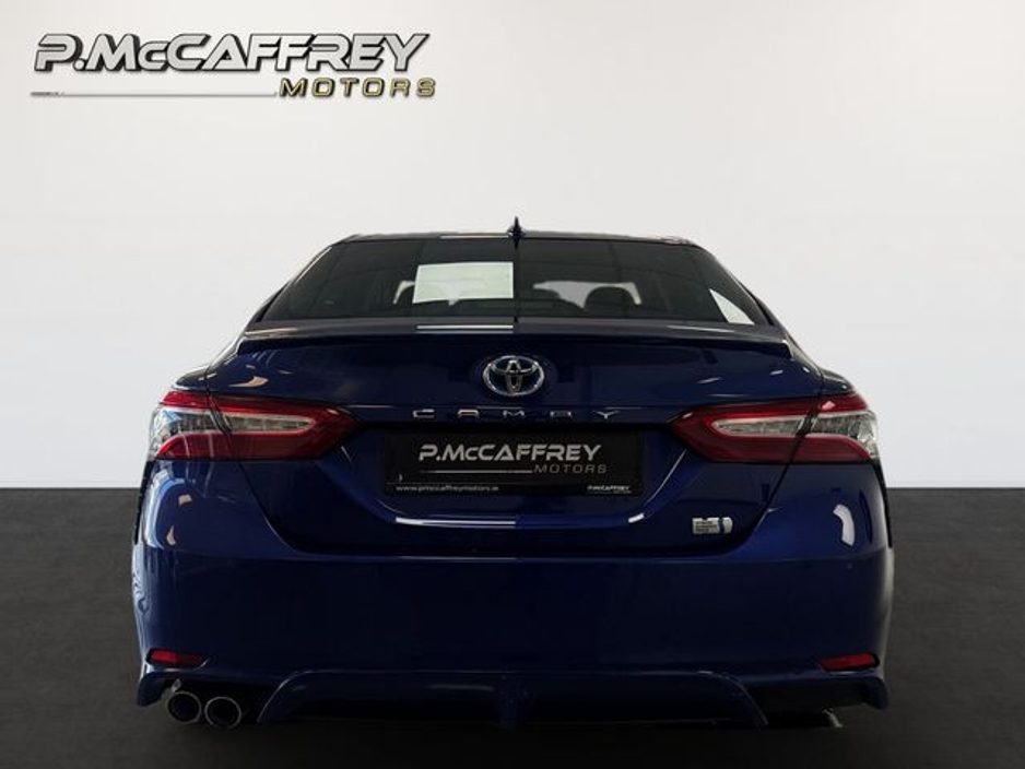 2020 Toyota Camry - image 6