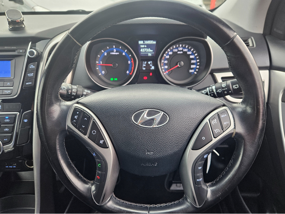 2015 Hyundai i30 - image 12