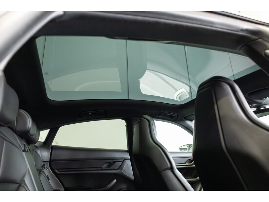 2022 Porsche Taycan - image 14