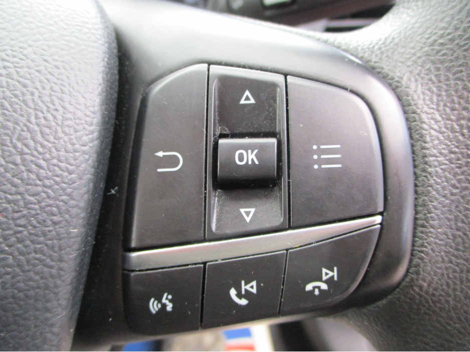 2019 Ford Focus - image 18