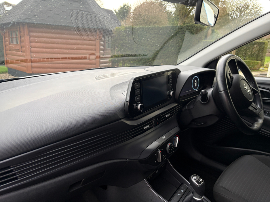 2022 Hyundai i20 - image 12