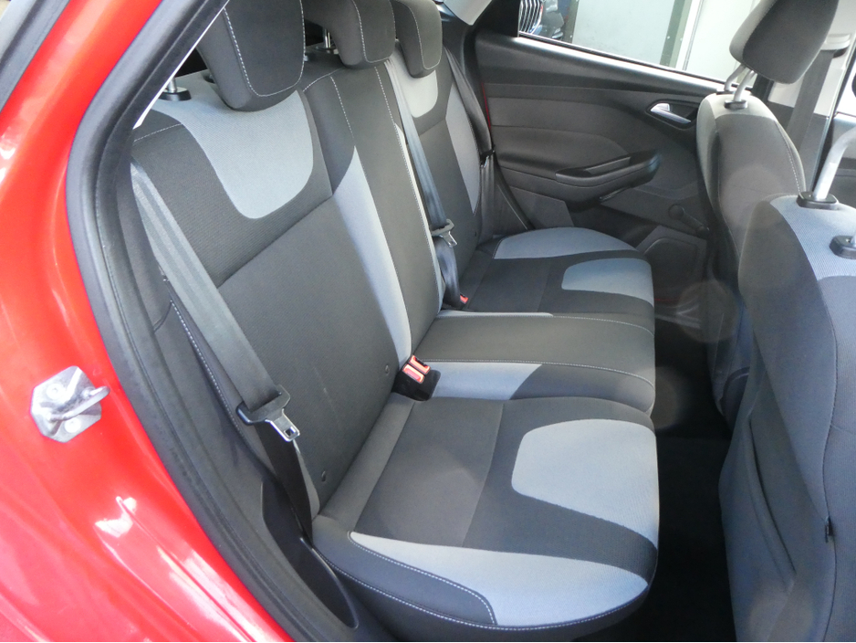 2012 Ford Focus - image 14