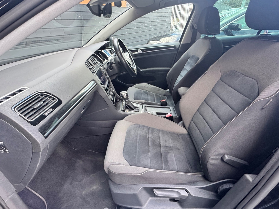 2016 Volkswagen Golf - image 12