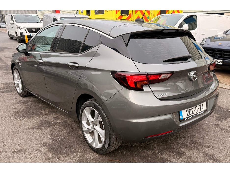2020 Opel Astra - image 9