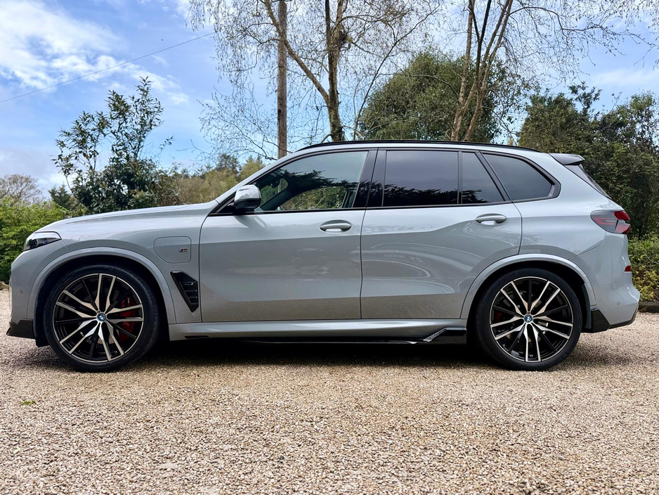 2023 BMW X5 - image 7