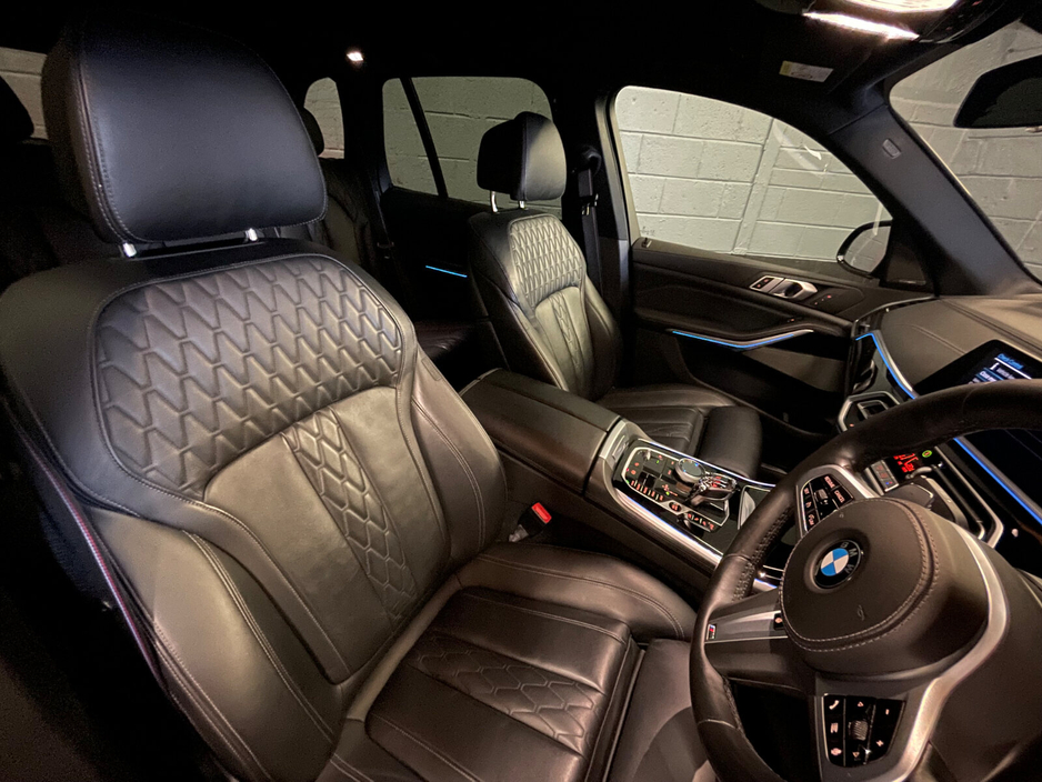 2022 BMW X5 xDrive45e M Sport €43,900