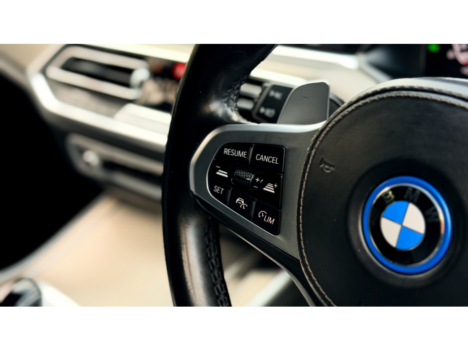 2021 BMW X5 - image 7