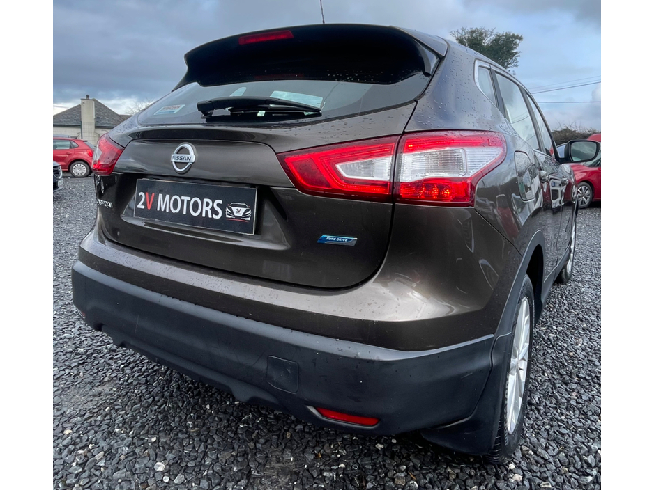 2015 Nissan Qashqai 1.5 DSL SV 4DR LOW KM €8,950